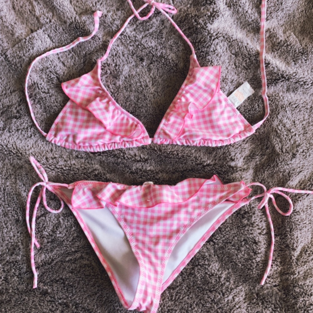 3 Bikinis 1 Bra